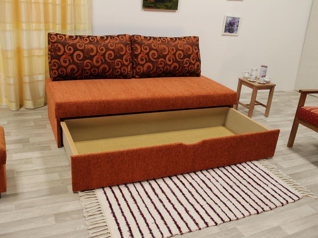 Pohovka Klára nerozkládací s polštáři